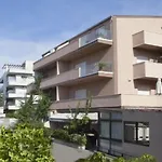 Guest house Guest House Lana 3*