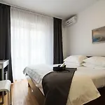Guest house Guest House Lana 3*
